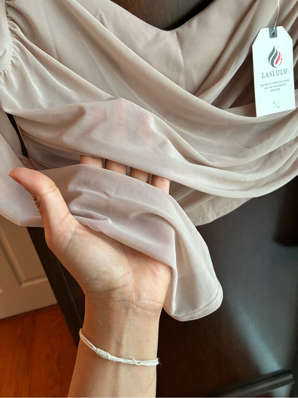 Laslulu Mesh Long Sleeve Crop Top with Built-In Bra Shelf Nude Pink Medium NWT - Picture 3 of 6